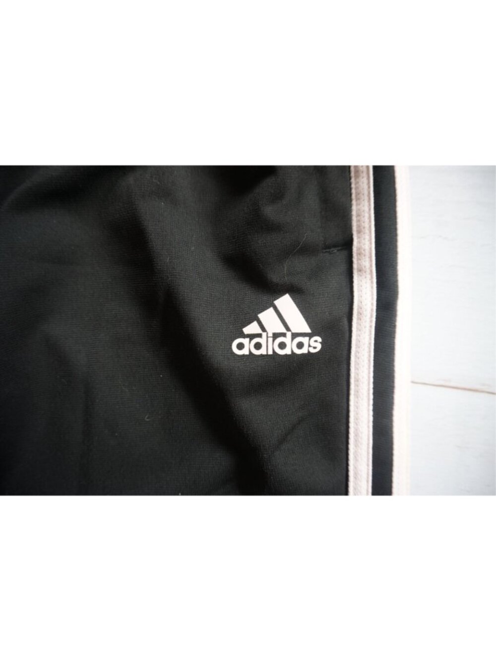 Adidas Women Essentials 3-Stripes Joggers (Pink) - Size M - Picture 4 of 8